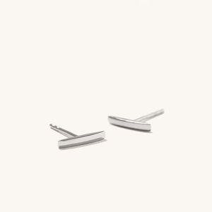 MEJURI 14K WHITE GOLD BAR STUDS